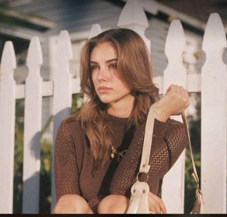 TikToker avec plus de 3 millions de followers et un modèle Instagram Eva Cudmore.