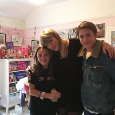 Se rumorea que Taylor Swift es su cuñada
