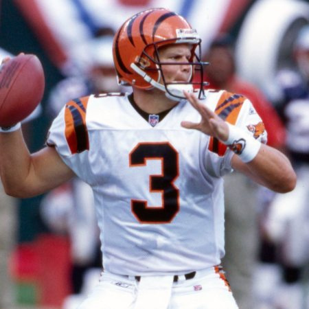   Jennifer Kitna's husband is a former football player