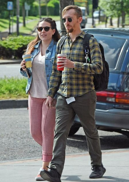 Isabella Cruise com o marido Max Parker