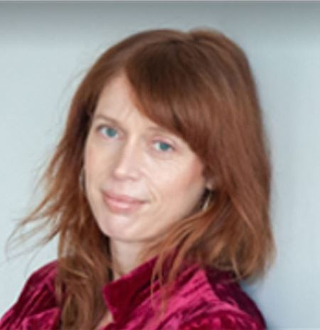   L'attore di Outlander Graham McTavish's wife Gwen McTavish also a documentary filmmaker. 