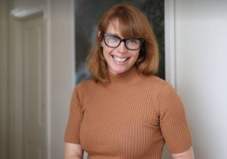   L'attore Hobbit Graham McTavish's wife and Where There Is Life documentary filmmaker Gwen McTavish. 