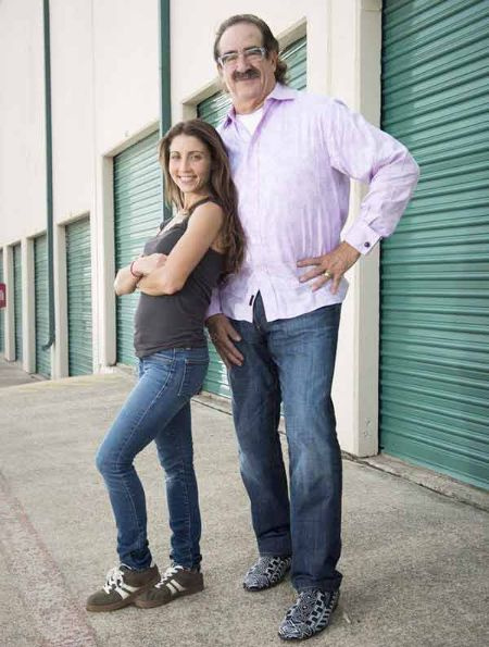 Mary Padian con su cliente Moe Prigoff de Storage Wars: Texas