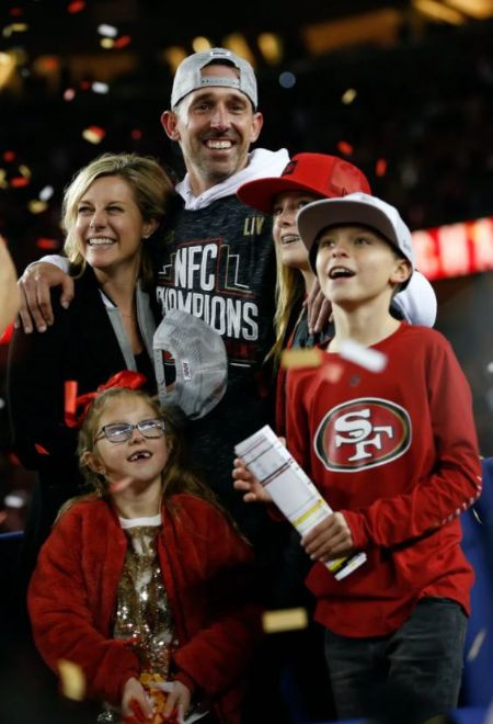 Mandy Shanahan con su esposo e hijos