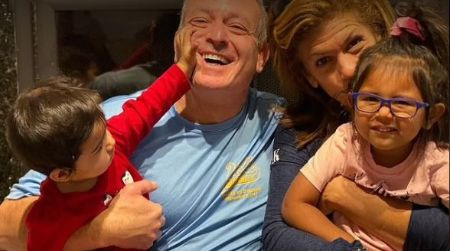   Hoda Kotb dice che ha pensato molto e ha parlato con il suo ex fidanzato, Joel Schiffman prima di adottare Haley Joy Kotb.