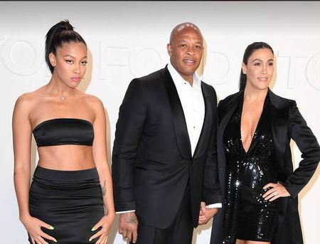   Genitori veramente giovani, il dottor Dre e Nicole Young si sono sposati nel 1996 e si sono ufficialmente separati nel dicembre 2021.