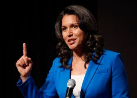   Tulsi Gabbard è un politico ed è l'ex moglie di Eduardo Tamayo.