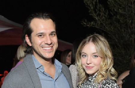 Jonathan e Sydney começaram a namorar em 2018.