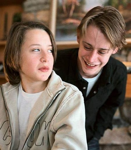 Rory Culkin junto com seu irmão e irmã.