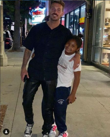 Violet avec son beau-père Matt