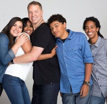   Sorella e fratello Austin.