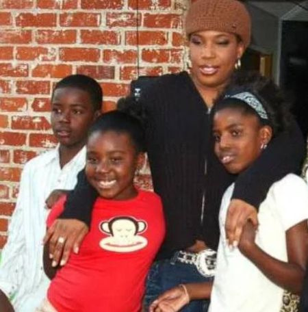   Aanisah Hinds con la sua famiglia