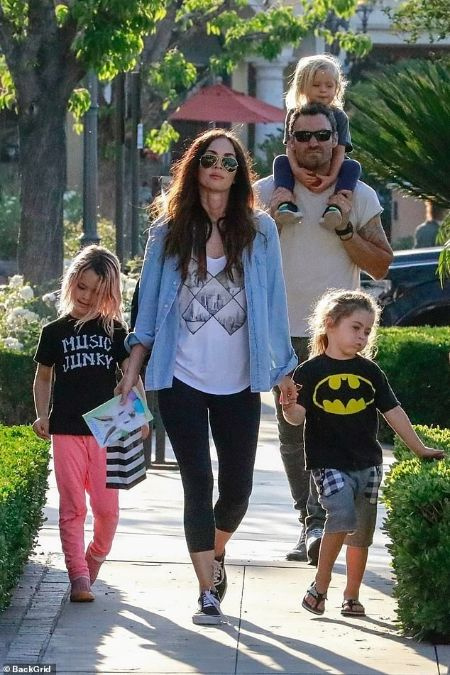 franklin thomas fox's daughter with her three kids