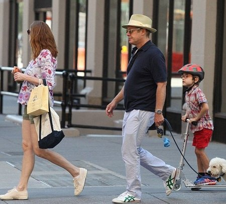 Leslie Stefanson namorado 0James Spader com seu filho e cachorrinho