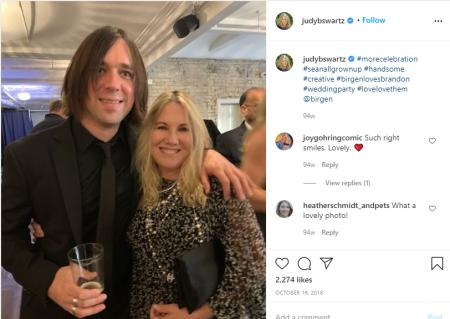 Sean Edward Hartman atendió a su hermana's wedding