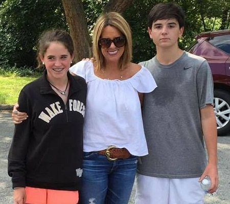 Merri asistió a la escuela secundaria Cold Spring Harbor.