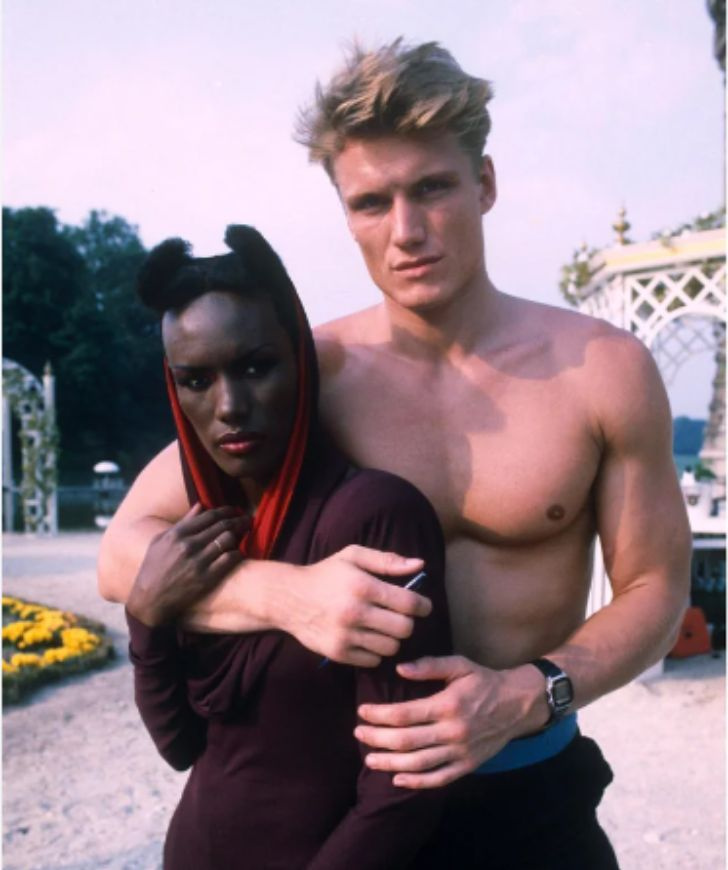 Grace namorou Dolph antes de Atila.