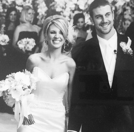   Elizabeth Barry è sposata con Alex dal 2009.