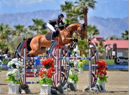 La saltadora de Grand Prix Hannah Selleck con su caballo, Barla.