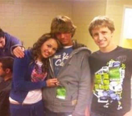 ¿Qué relación tiene Christopher Cody con Miley Cyrus?