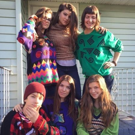 Kelley Missal com seus irmãos