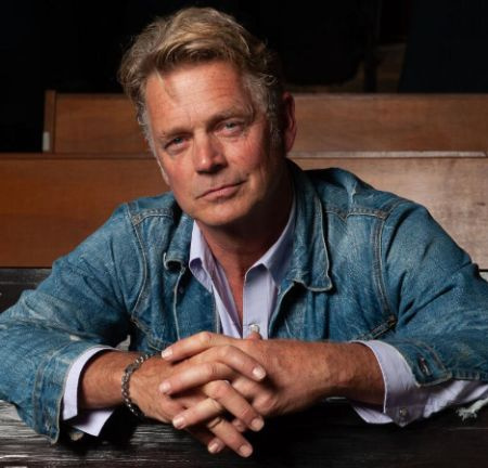 Castle estuvo casada con el actor y cantante Schneider durante 21 años.