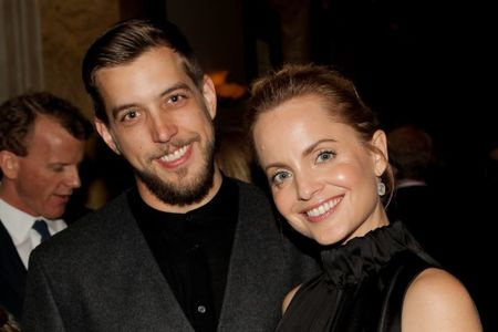 Mena Suvari se casó con su esposo Michael Hope en octubre de 2018