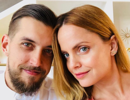Michael Hope y su esposa, la actriz Mena Suvari, lucharon por tener un bebé propio