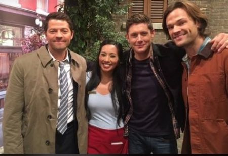 A atriz canadense Donna Benedicto com os atores de Supernatural.