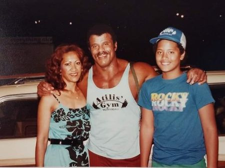   Con su difunto ex esposo, Ata Johnson le dio la bienvenida a Dwayne Johnson.