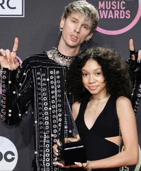 Casie Colson Baker, 13 anos, é atriz