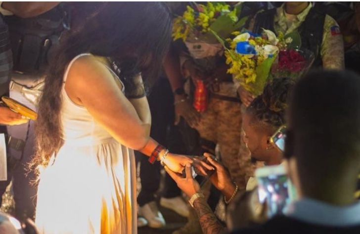   La perfetta proposta alla fidanzata Blondedy per il matrimonio