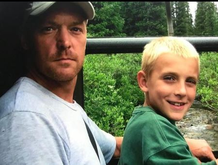 Logan e Jake Paul's father, Greg used to be a licensed realtor and commercial roofer.
