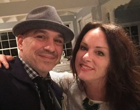   Michael Symon è famoso come Michale Symon's Wife