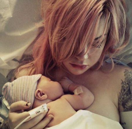 La novia de Alex Aniston, Adriane, dio la bienvenida a su primer hijo