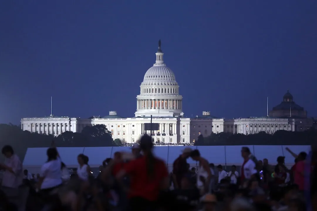 El Congreso aprueba la solicitud de Trump de rescindir mil millones de dólares en financiación para la radiodifusión pública
