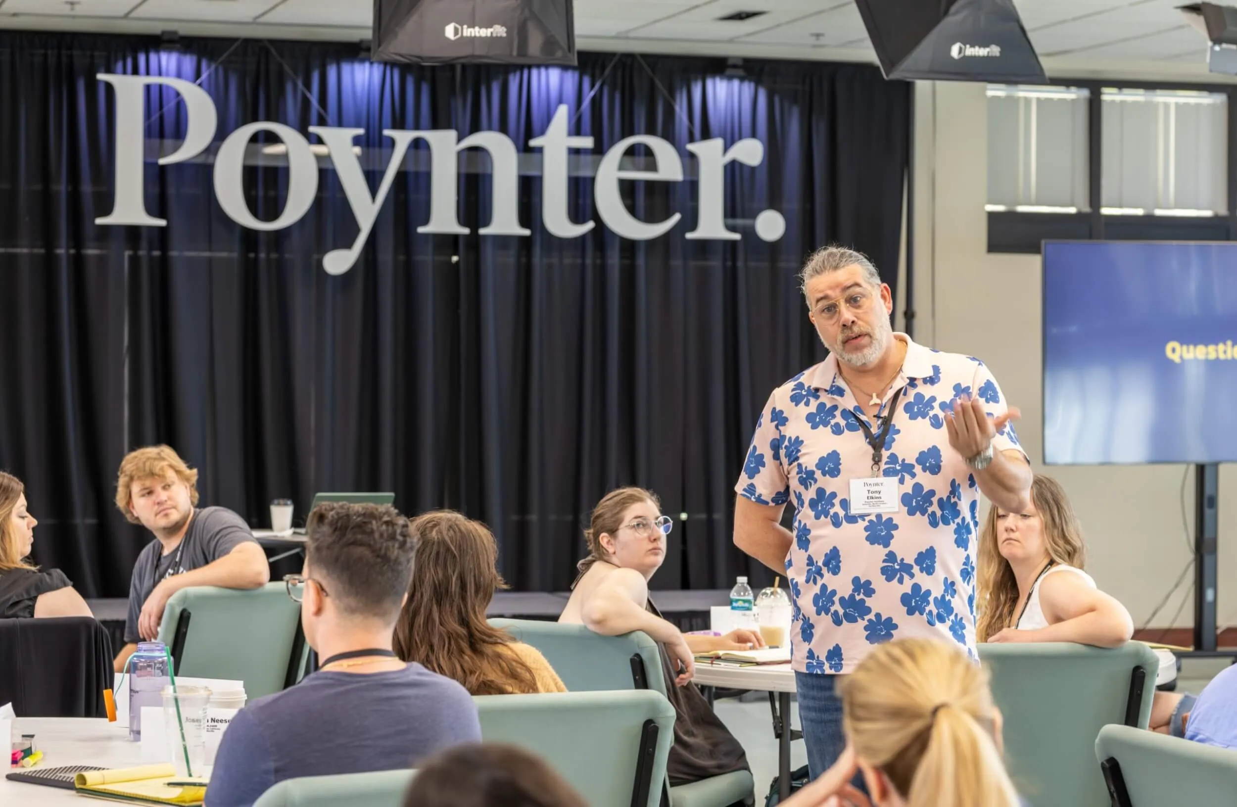 Poynter lanza un programa de capacitación en liderazgo para 2026 para periodistas y profesionales de los medios en cada etapa