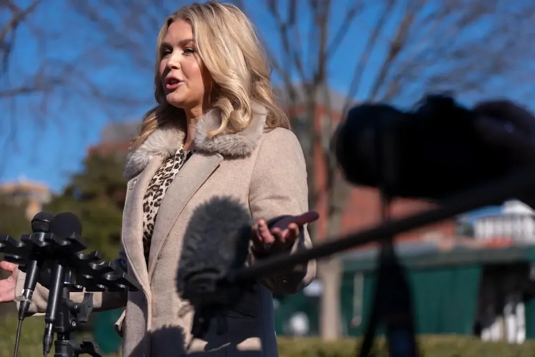 How does the AP’s dispute with the Trump administration end?' decoding='async' fetchpriority='high