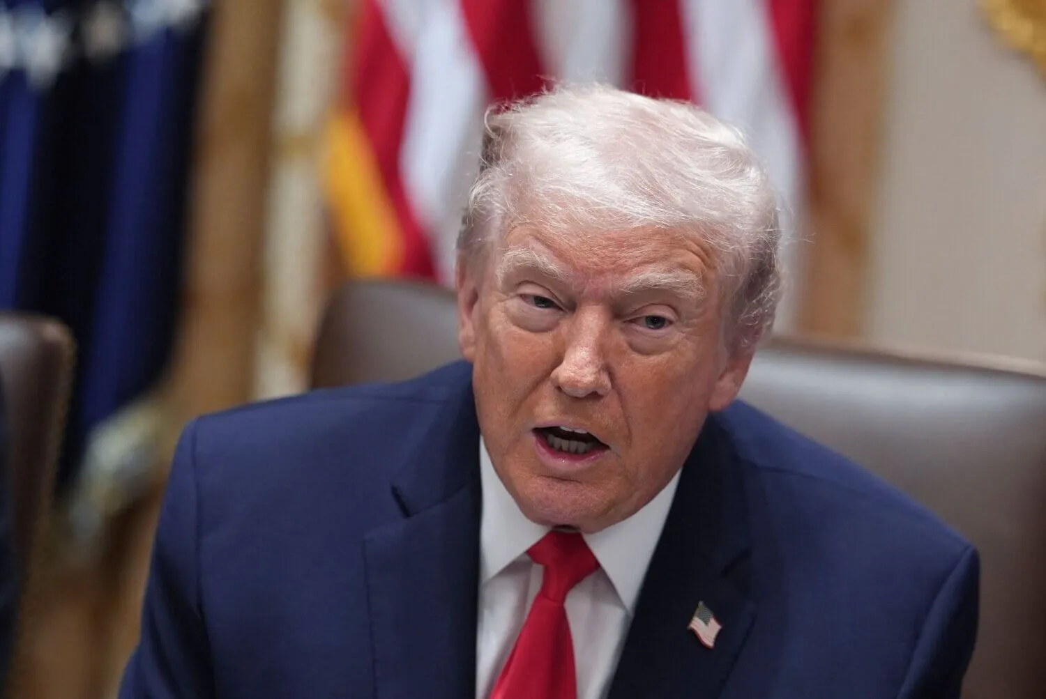 Opinião | O frenesi de postagens noturnas de Trump atrai rápida resistência, verificações de fatos