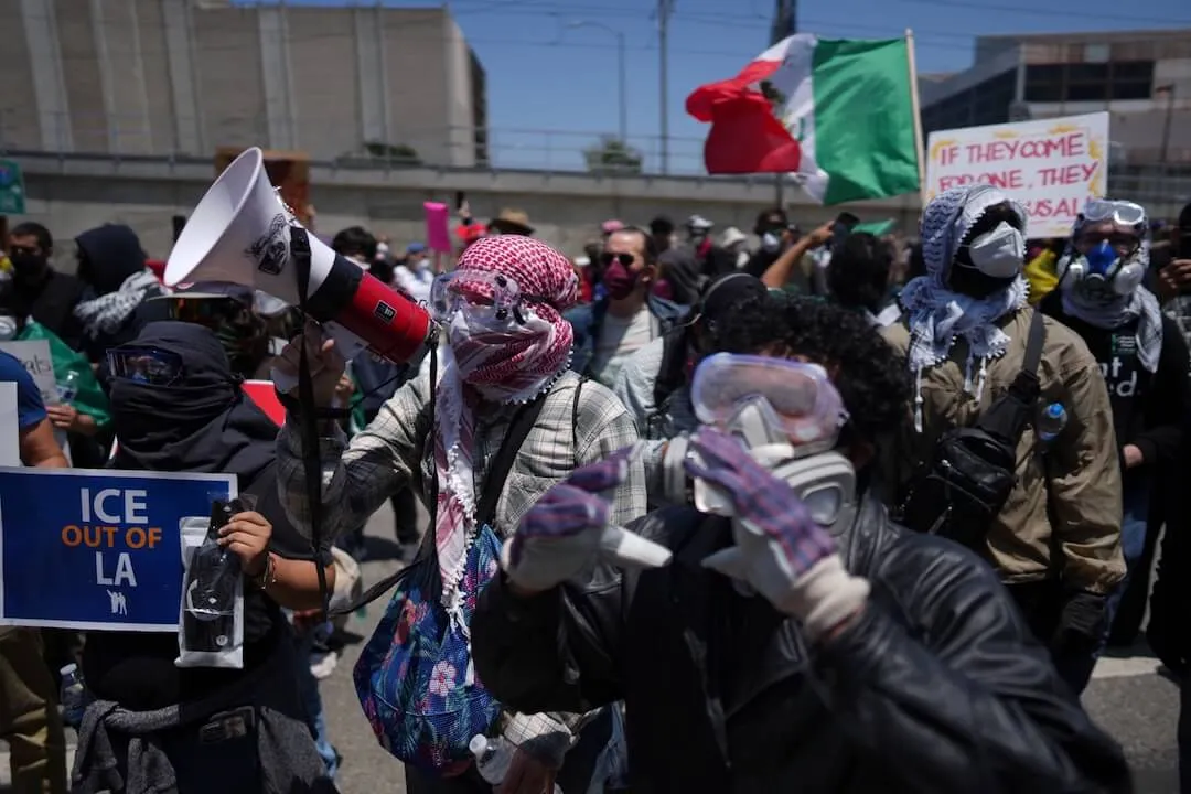 Opinião | Jornalistas foram feridos – e talvez até alvos – enquanto cobriam protestos de imigração em Los Angeles