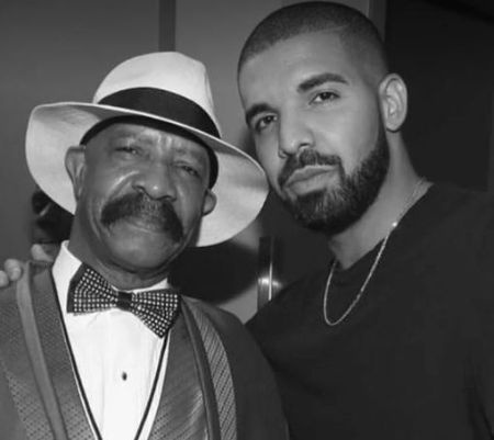 Drake, cantante de Thank Me Later's father Dennis Graham in 2019
