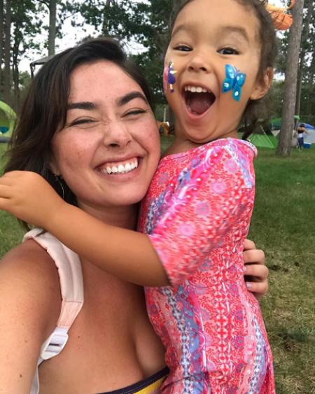 Roma ex-namorada Molly com a filha Kimiko