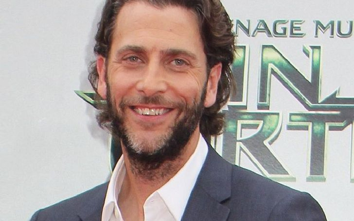 Andrew forma fatos sobre o ex-marido de Jordana Brewster e seu namoro com Daddario