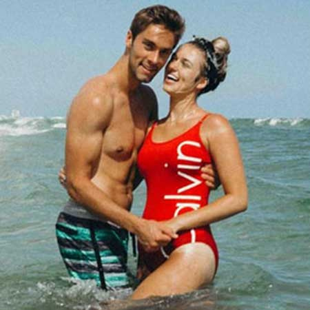Sadie Robertson e seu ex-namorado Austin North durante as férias de fim de semana
