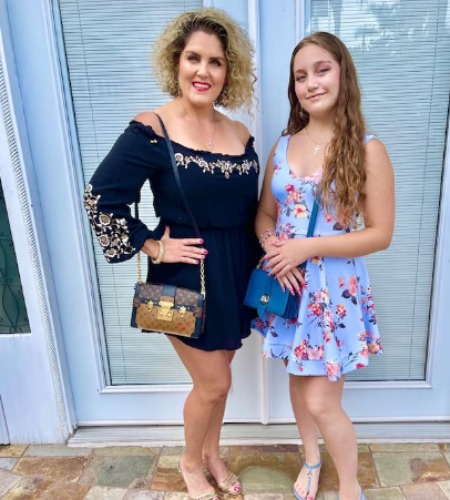 Casey Nezhoda es madre de una hija