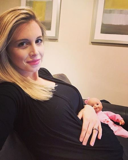 A correspondente da CNN, Whitney Wild, é mãe de uma menina, Audrey, nascida em 15 de outubro de 2016, e dois filhos, Phillip, nascido em 17 de dezembro de 2018, e Paul Steven, nascido em 15 de setembro de 2020.