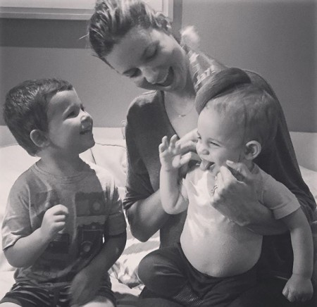 Glenn Howerton tiene dos hijos con su esposa.
