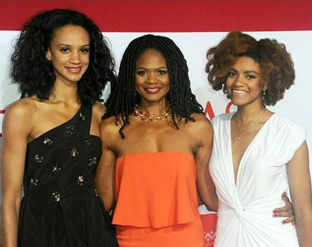   Famiglia Butterfly Rose Oldham.