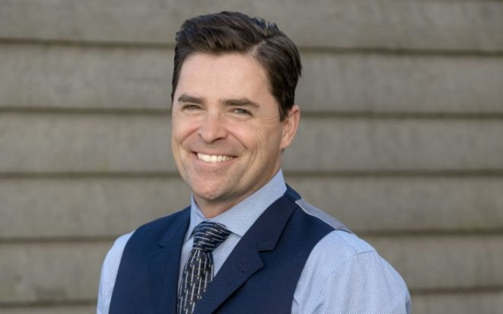 Kavan Smith é um homem casado, quem é sua esposa? Tudo sobre o romance deles