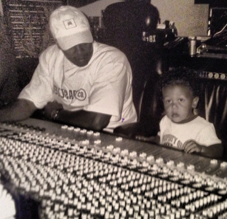 Trêve Jeune's playing musical instrument.